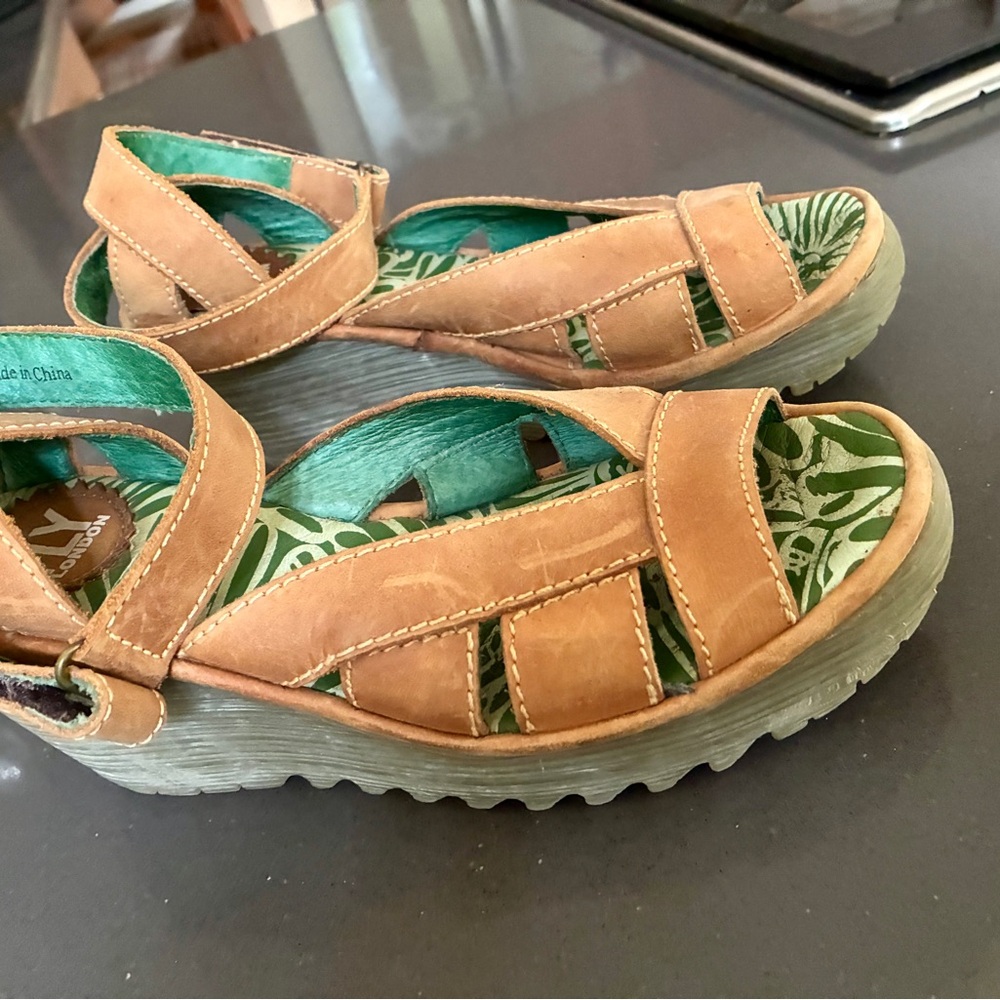 Adorable Ankle Strap FLY LONDON sandals VGC 37/7
